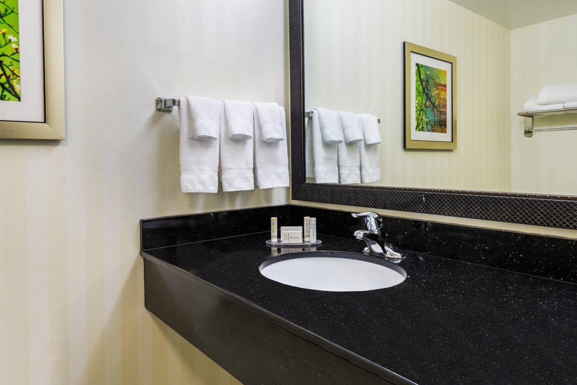 צ'יקטווואגה Fairfield Inn & Suites - Buffalo Airport מראה חיצוני תמונה