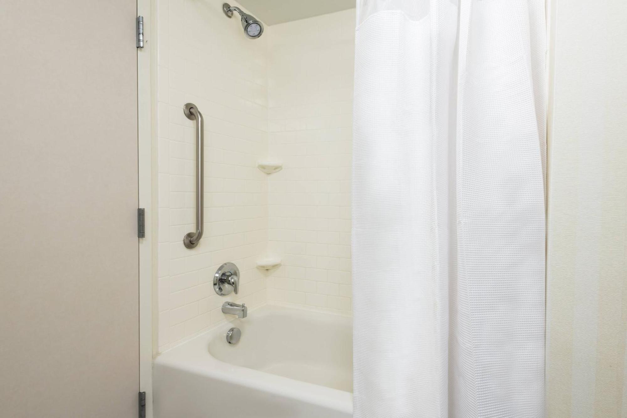 צ'יקטווואגה Fairfield Inn & Suites - Buffalo Airport מראה חיצוני תמונה