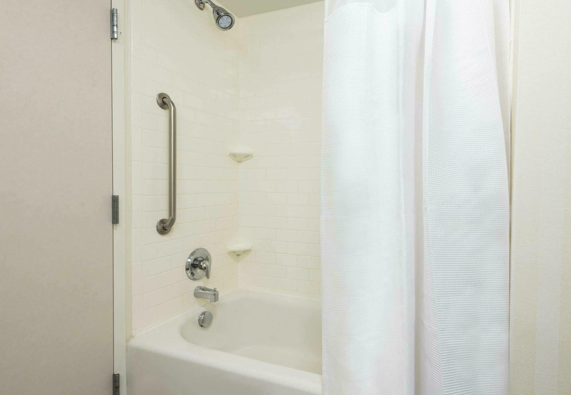 צ'יקטווואגה Fairfield Inn & Suites - Buffalo Airport מראה חיצוני תמונה
